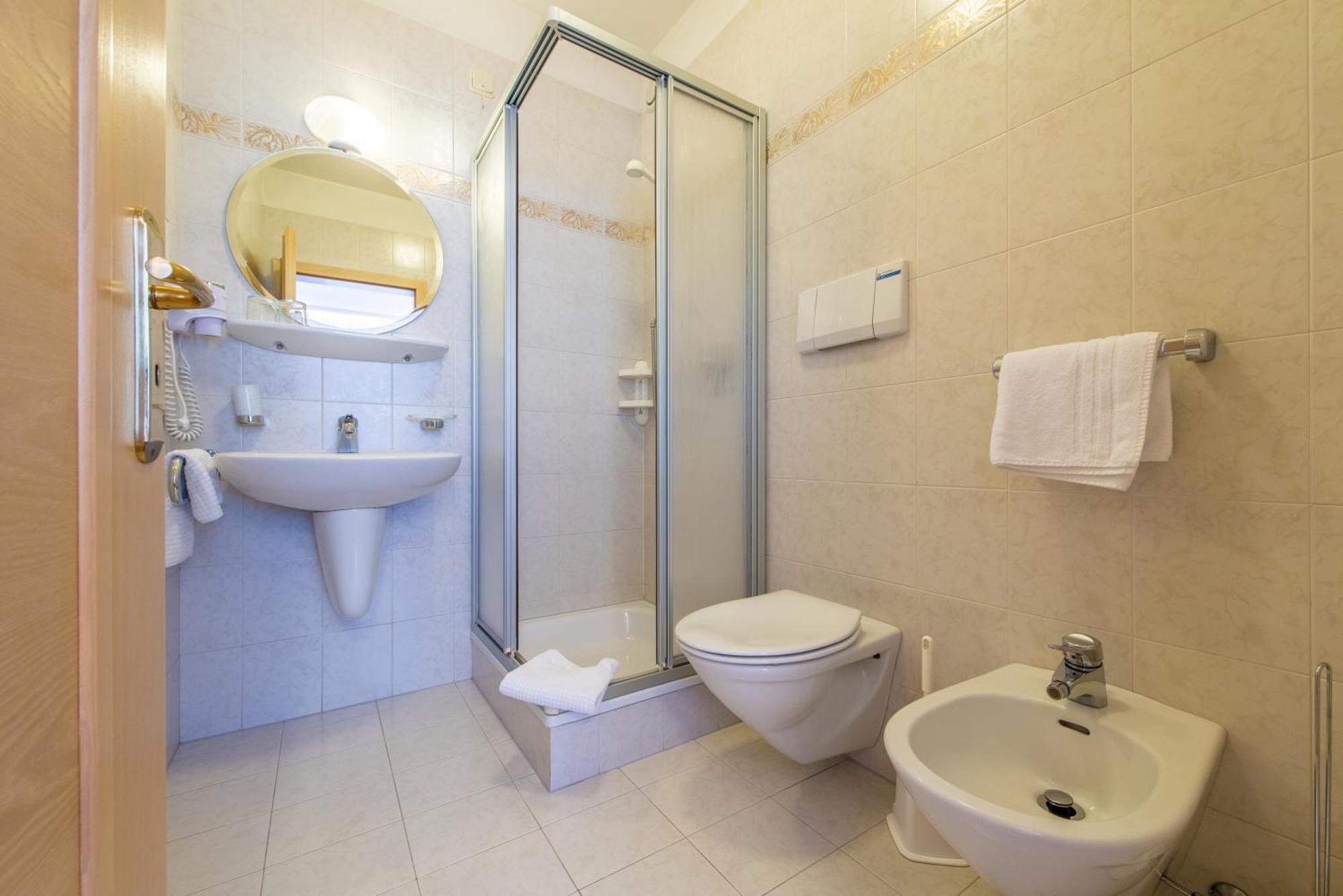 Hotel Sigmunderhof Chienes Ngoại thất bức ảnh